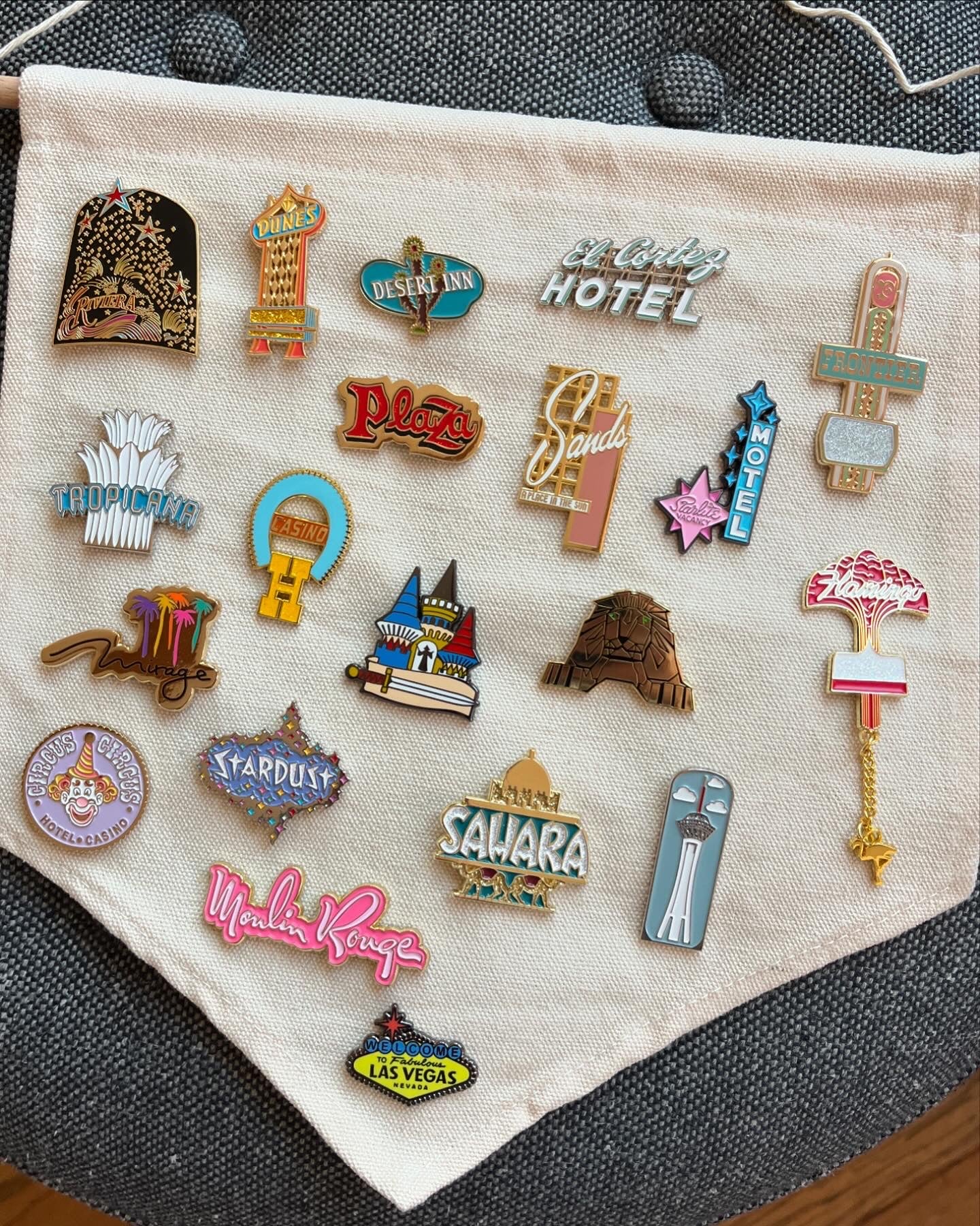 Custom Pin Banner with over 20 Pins!