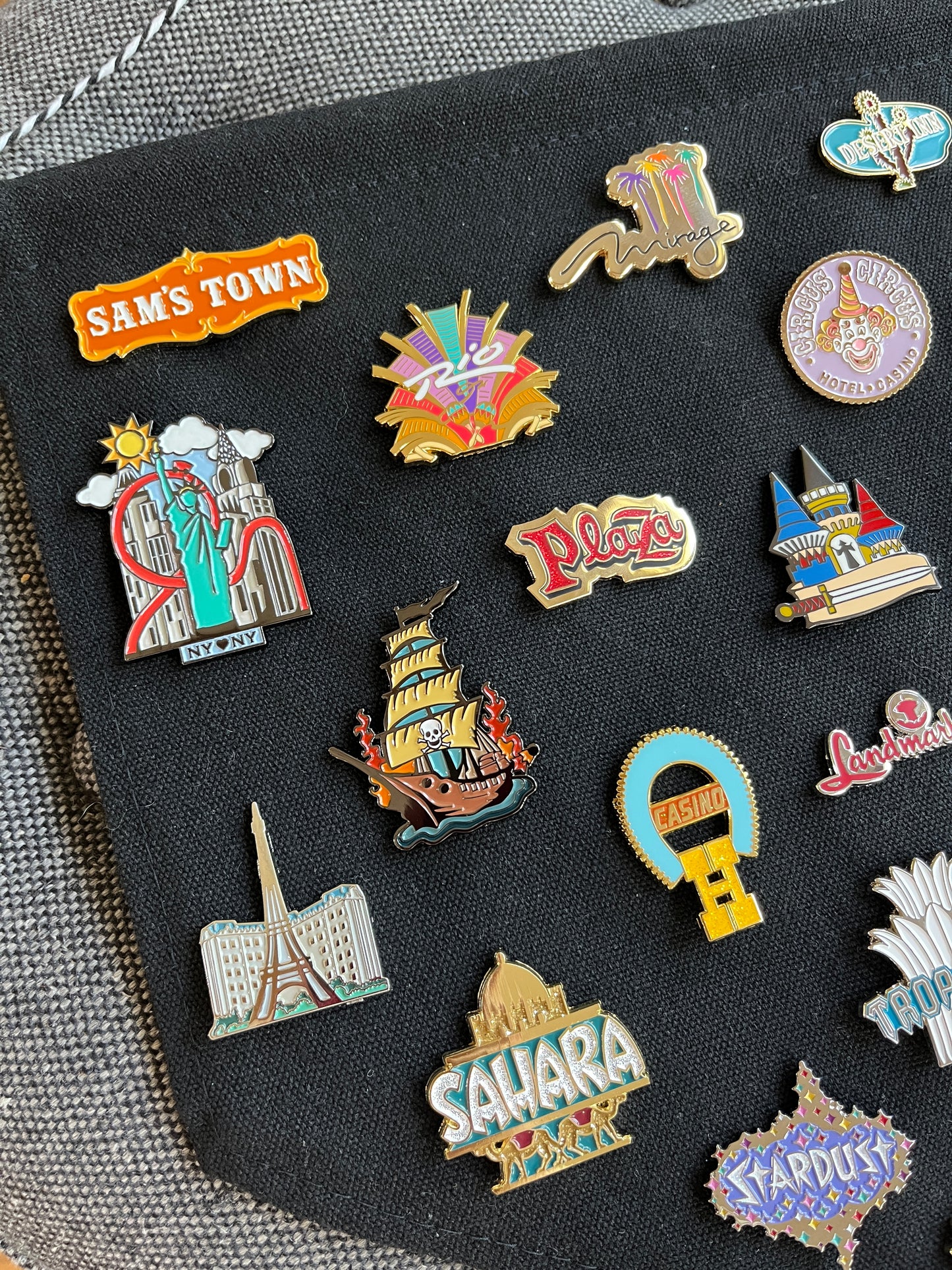 Custom Pin Banner with over 20 Pins!