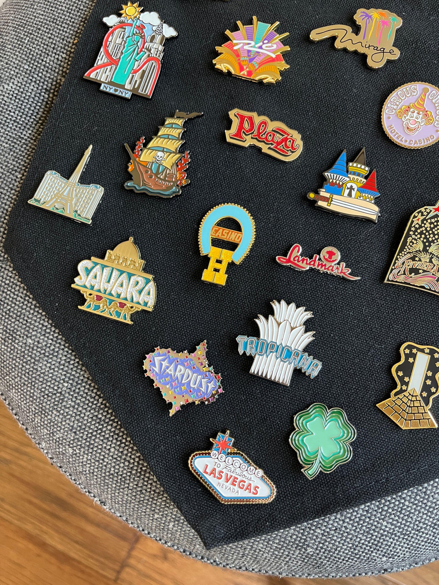 Custom Pin Banner with over 20 Pins!