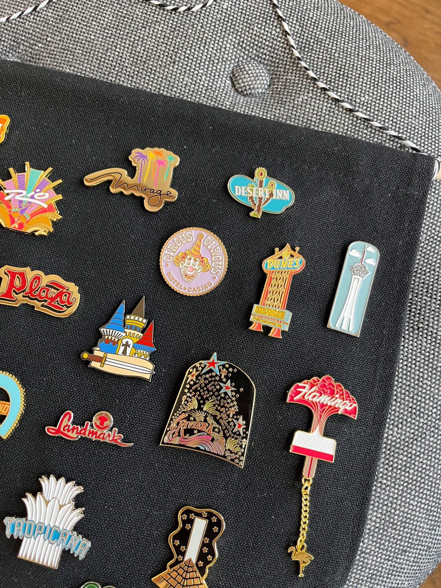 Custom Pin Banner with over 20 Pins!
