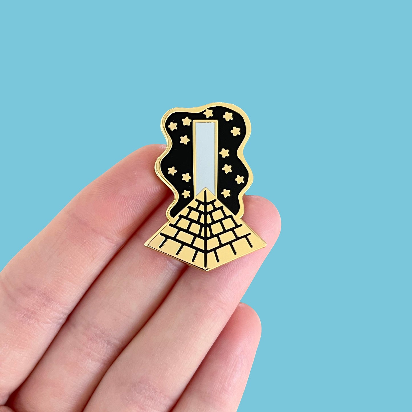 Luxor Pin
